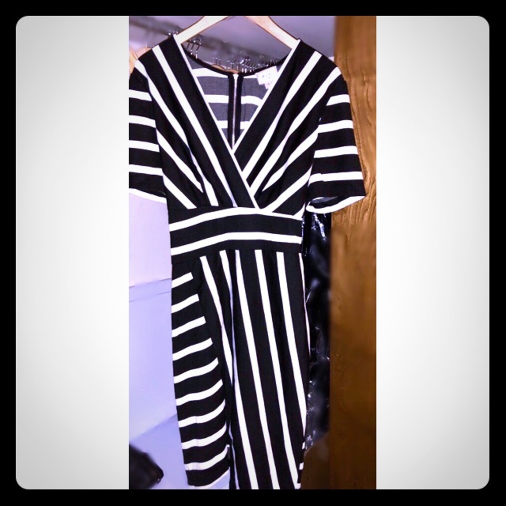 Dress; black; white; striped; sleeves; v-neck